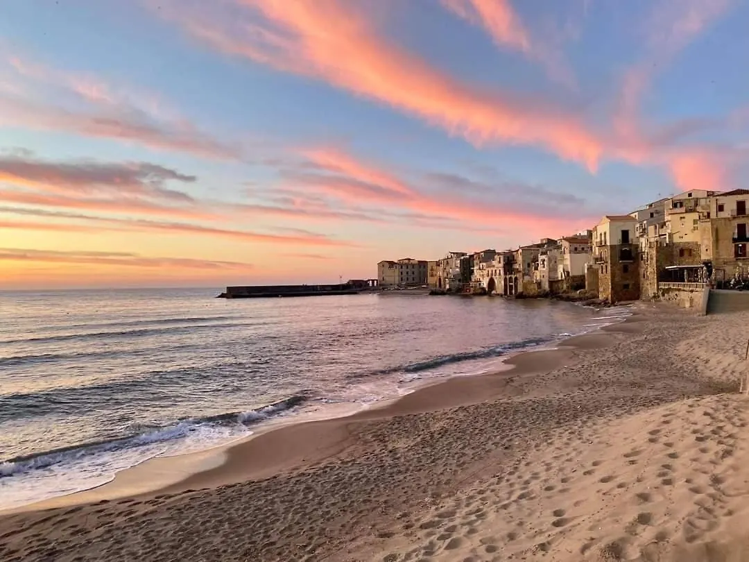 Fabiene Familyholidays Cefalù Italia